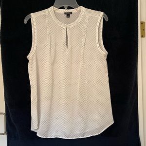 Lovely and light Ann Taylor blouse